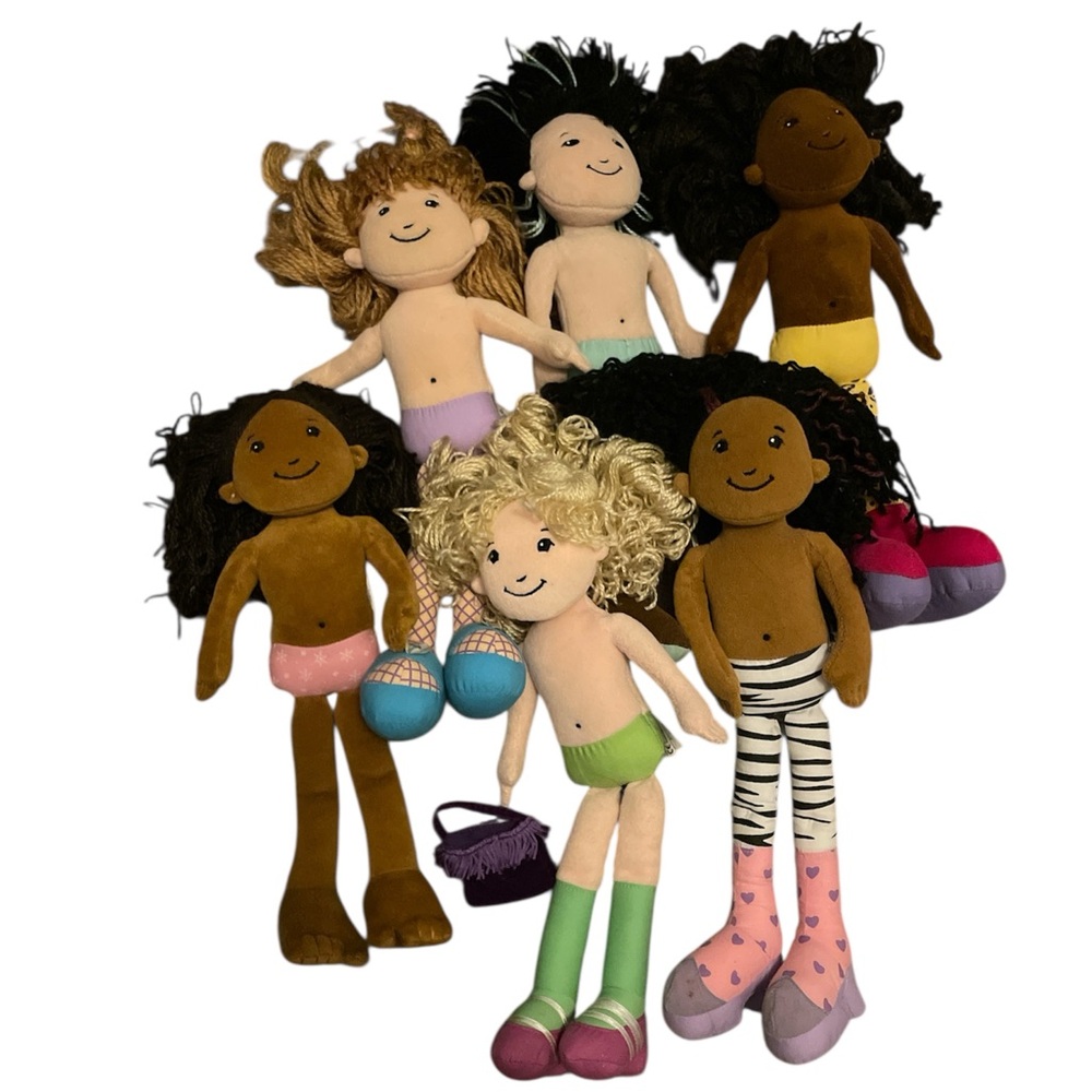 Manhattan Toy Groovy Girls 16 Dolls Bundle with Chair, Foot Rest & Sleeping Bag - Picture 4 of 4